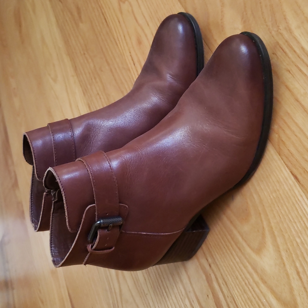 Naturalizer Brown Bootie size 8.5